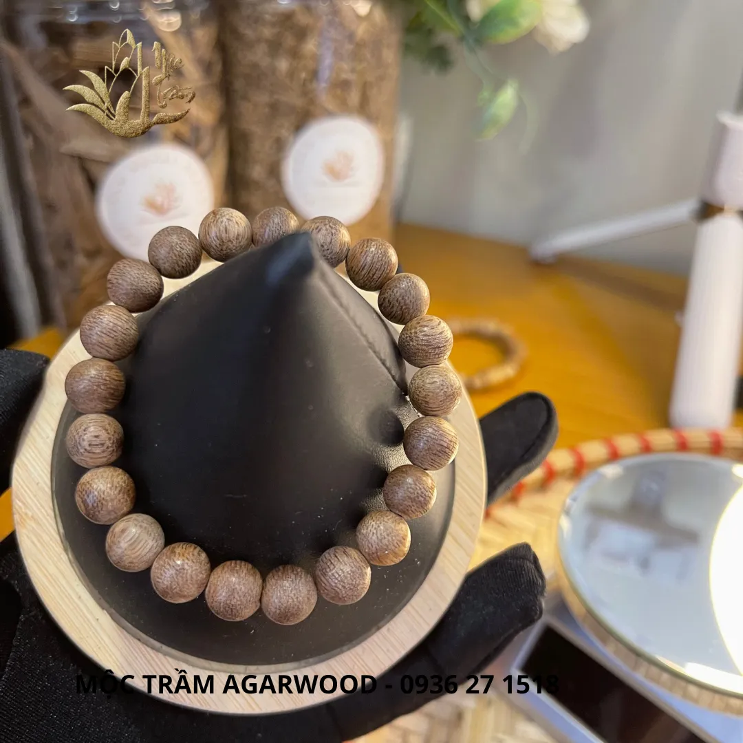Natural Vietnamese Agarwood Bracelet – 9mm Pearl Beads from Khanh Hoa (Kien Toc Oud)&nbsp;